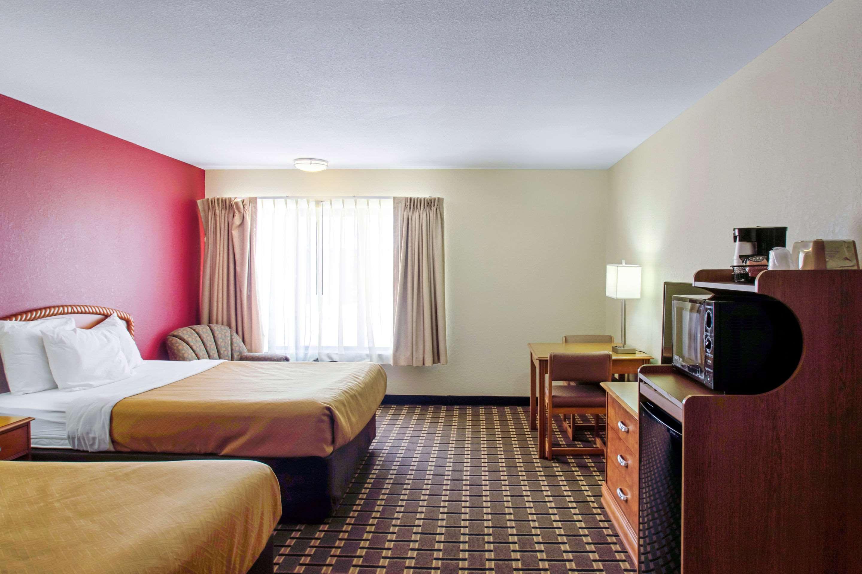 Econo & Hotel 2*