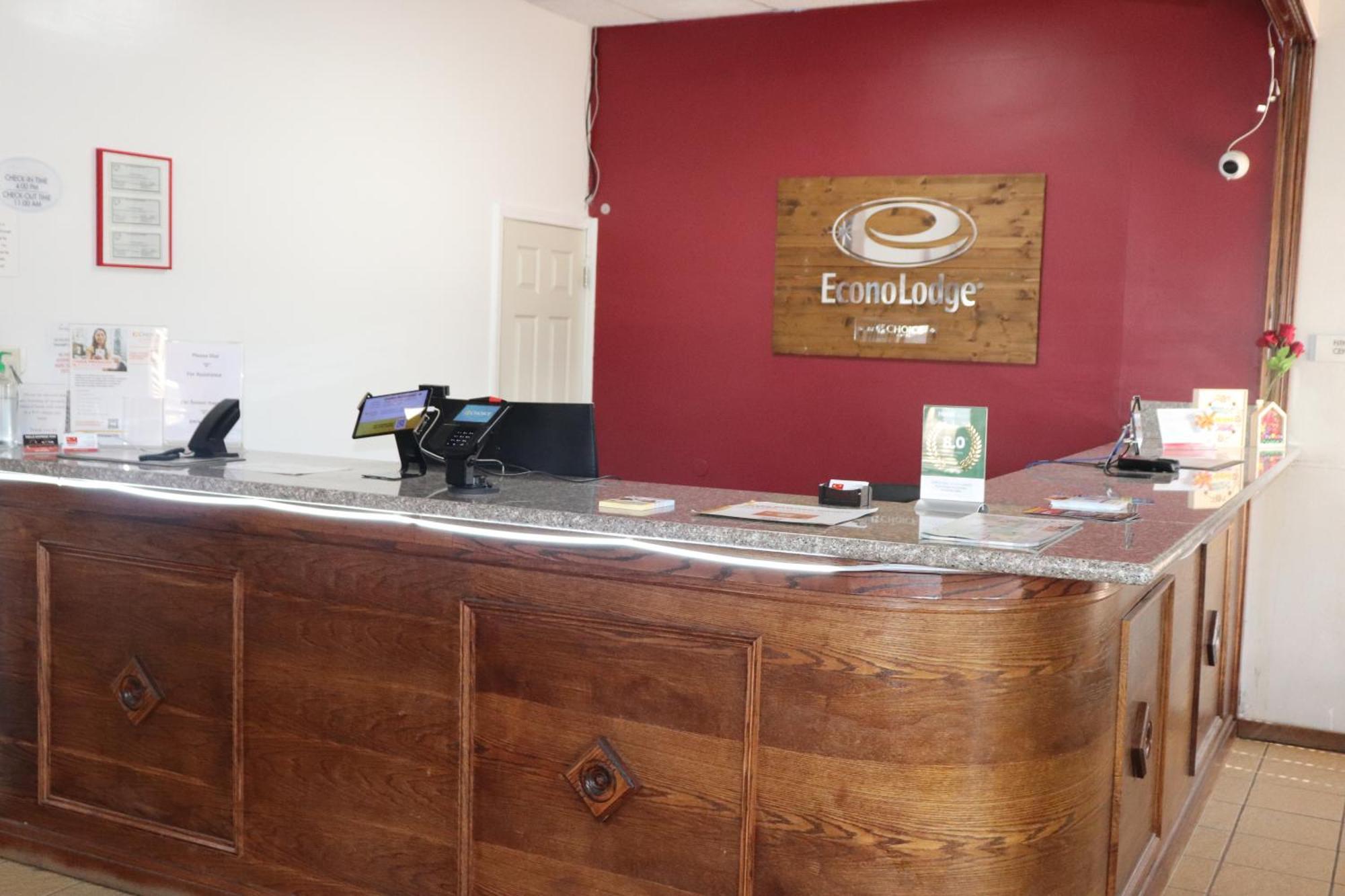 Econo & Hotel 2*