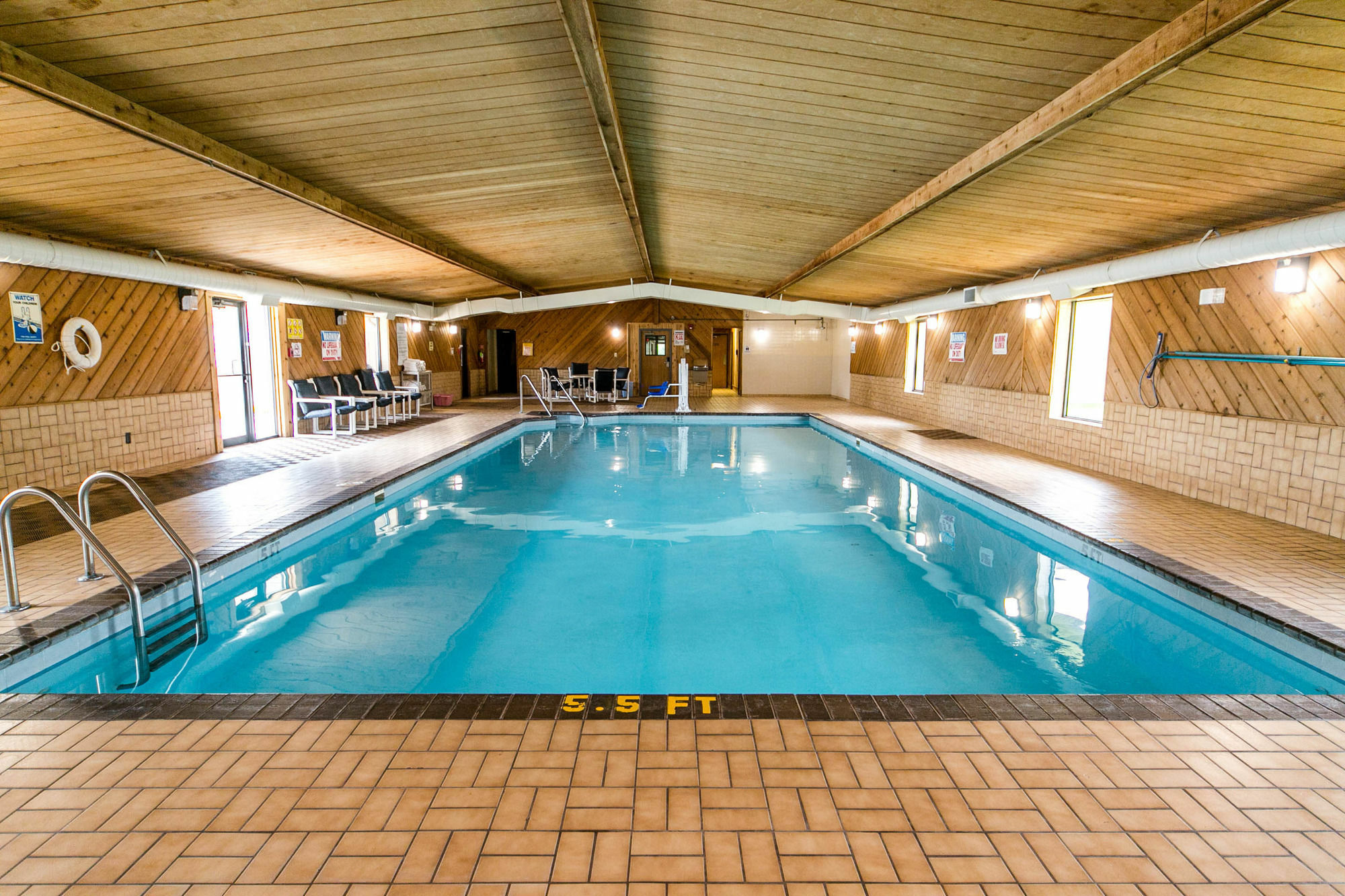 Hotel Econo &