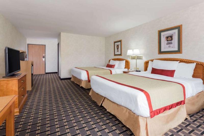 Econo Inn&suites 2*
